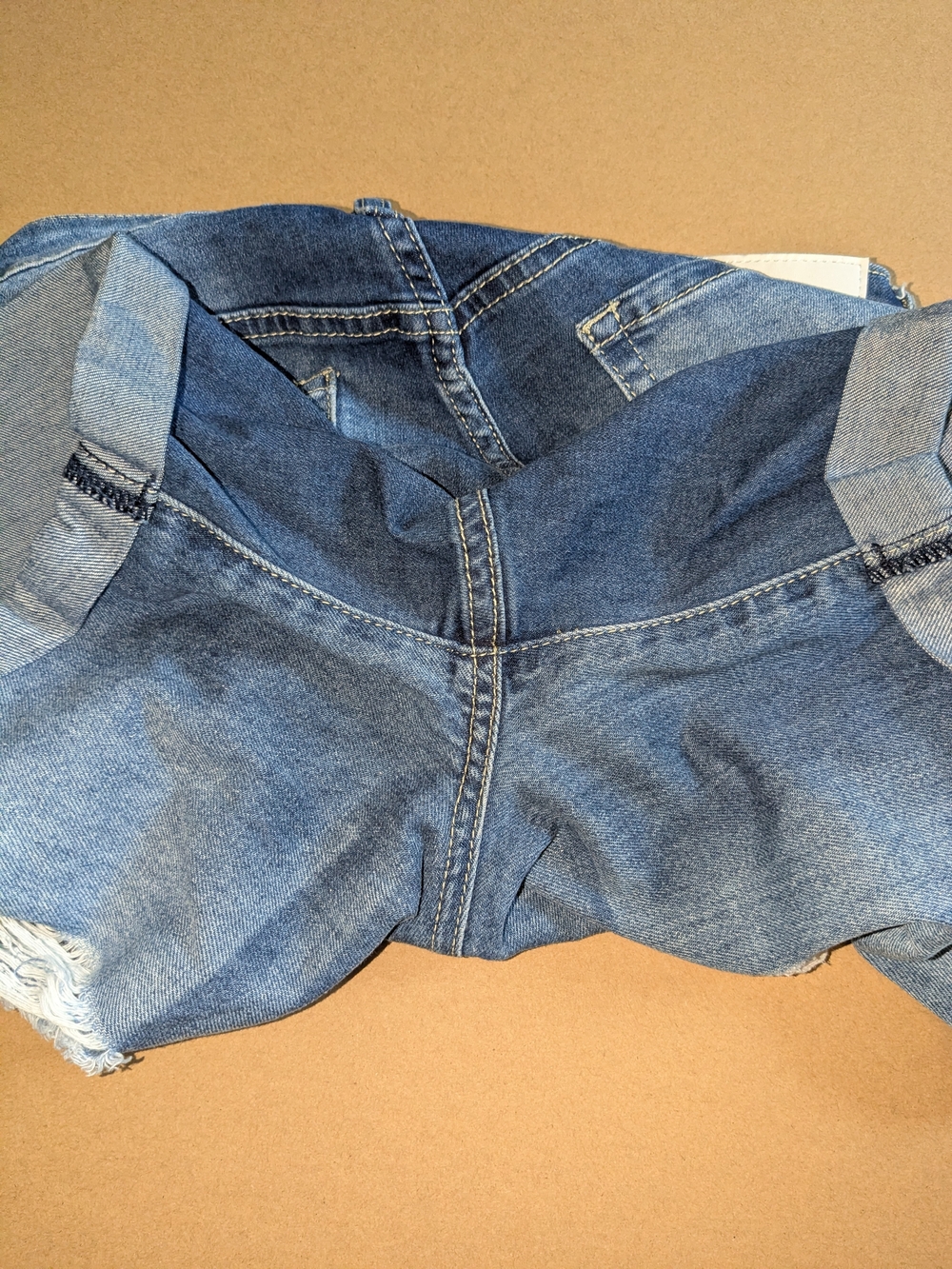 YMI Dream Distressed Denim Roll-Cuff Shorts. Size 11 - Picture 8 of 8